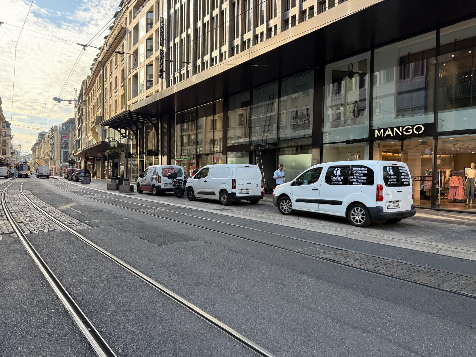 Véhicule TataNett Services en intervention au centre-ville de Genève